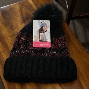 New With Tags Trulfit Warm Cable Knit Hat - Black/ Red Soft Faux Fur Lining O\S